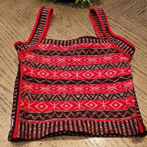 Tribal Aztec Print Crop Top Size M/L NWOT Never Worn - Picture 6 of 7